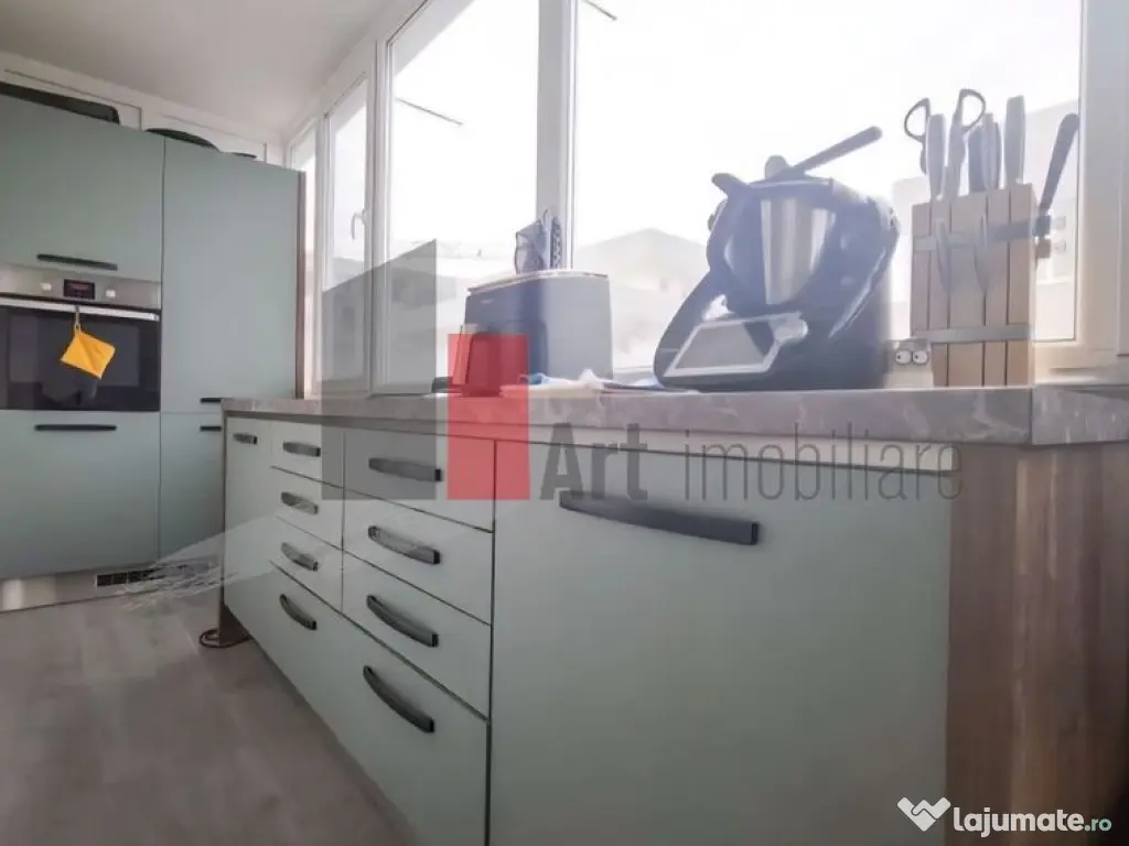 Apartament 3 camere | Lux | 95 mp | Parcare subterana | M... 