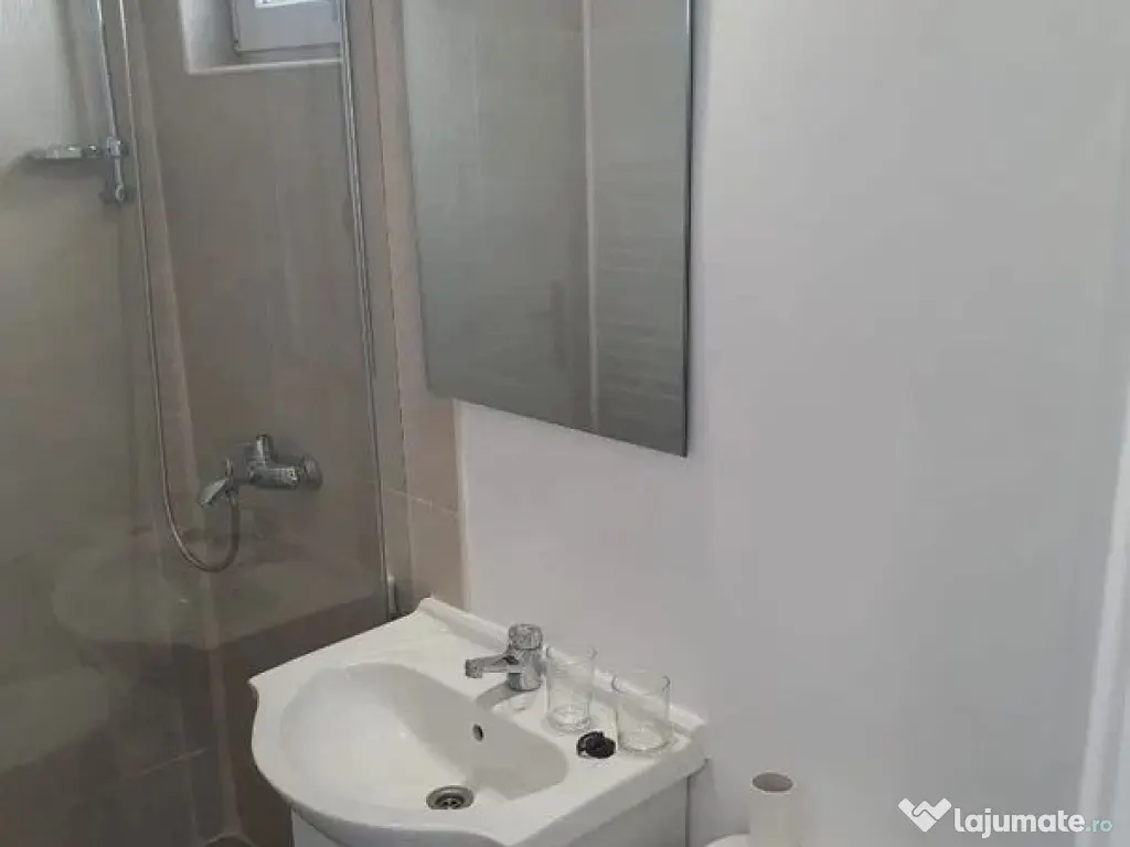 Apartament 3 camere, Micro 21,et 3,renovat ,mobilat cu to... 