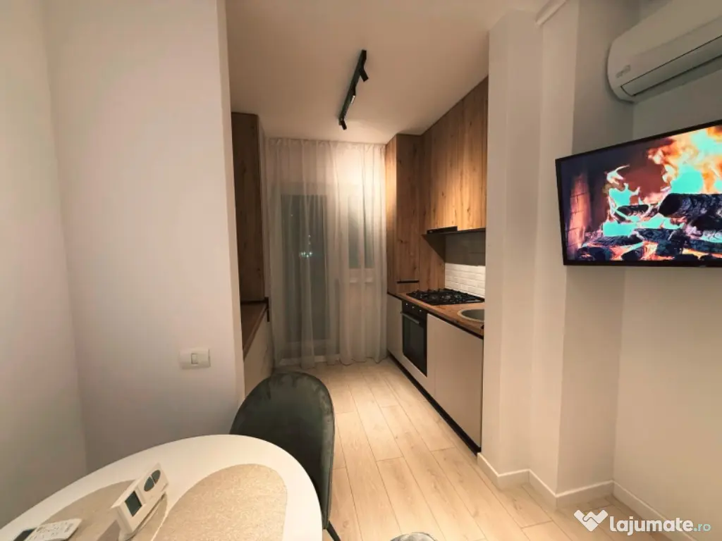 Inchiriez studio- la 7 minute de metrou-prima inchiriere 