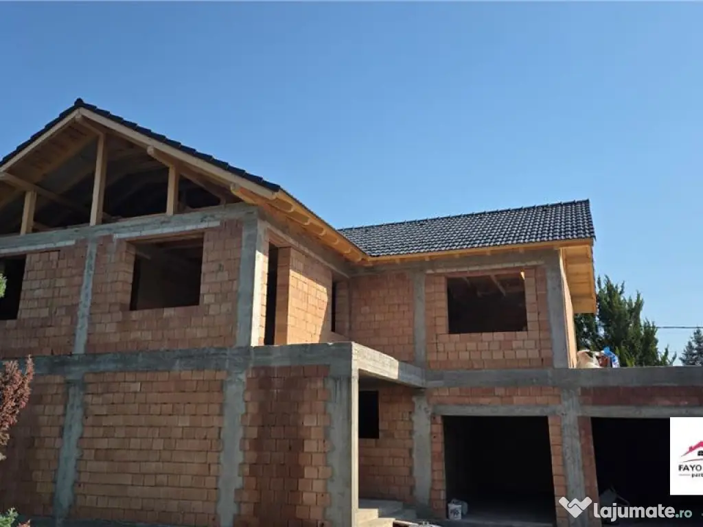 Casa Moderna in Noul Ansamblu Phoenix Sangeorgiu de Mures 