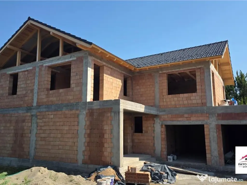 Casa Moderna in Noul Ansamblu Phoenix Sangeorgiu de Mures 