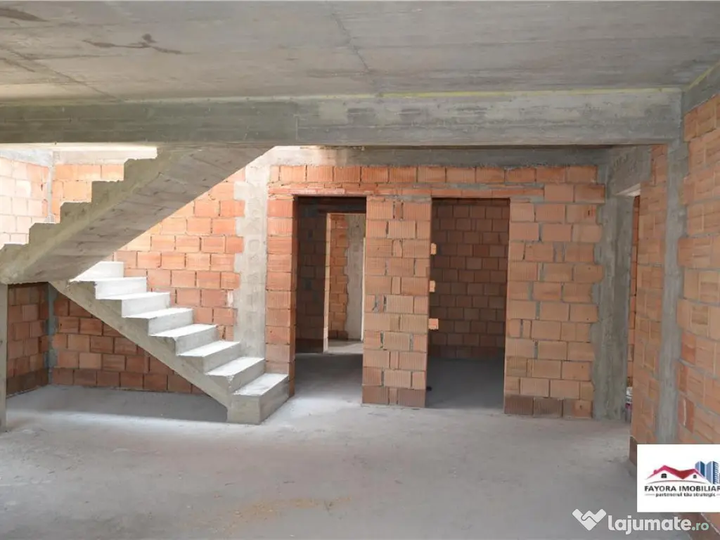 Casa Moderna in Noul Ansamblu Phoenix Sangeorgiu de Mures 