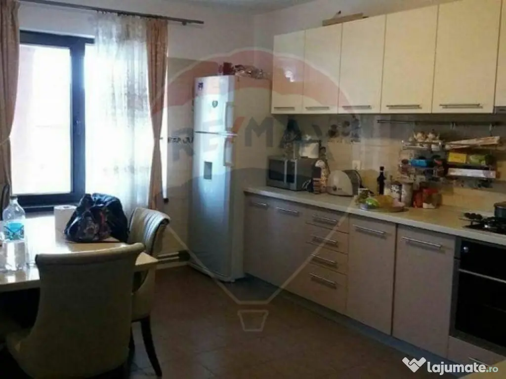 Vilă de închiriat in SANPETRU 