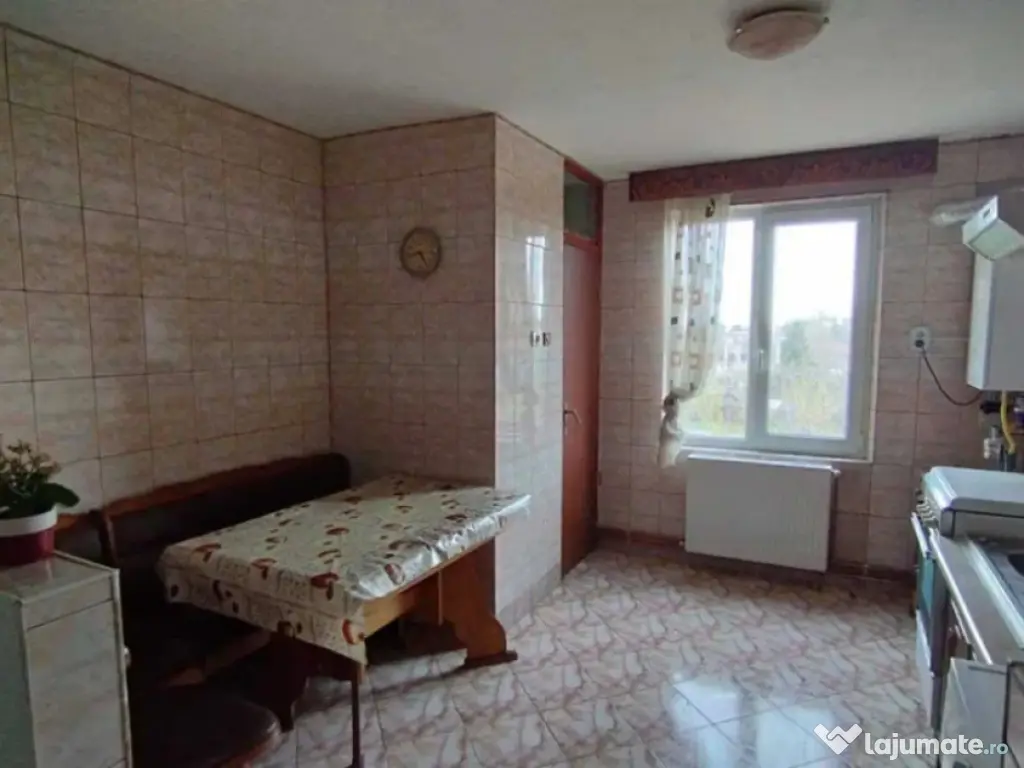 Apartament 2 camere, decomandat - zona Astra 