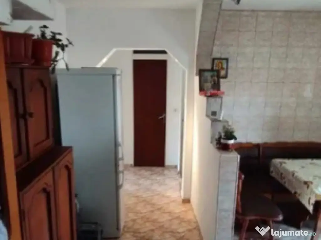 Apartament 2 camere, decomandat - zona Astra 