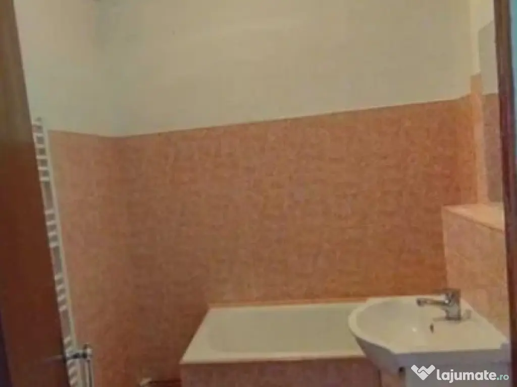 Apartament 2 camere, decomandat - zona Astra 