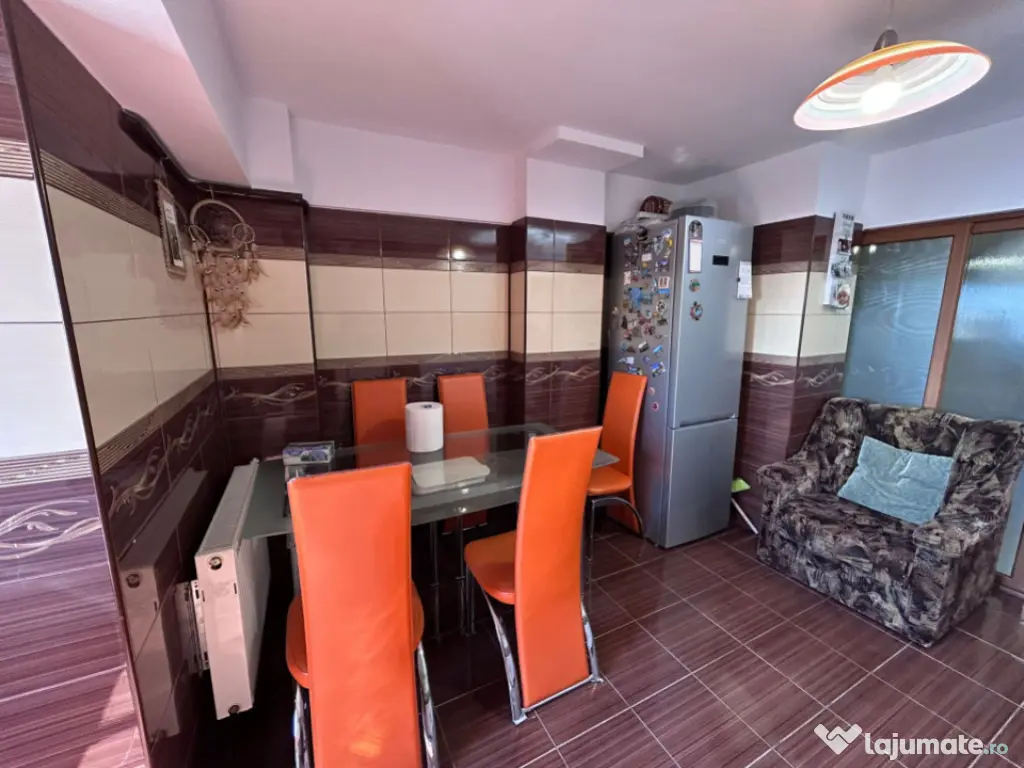 - Apartament 3 camere Central, Mobilat Utilat, Renovat in to 