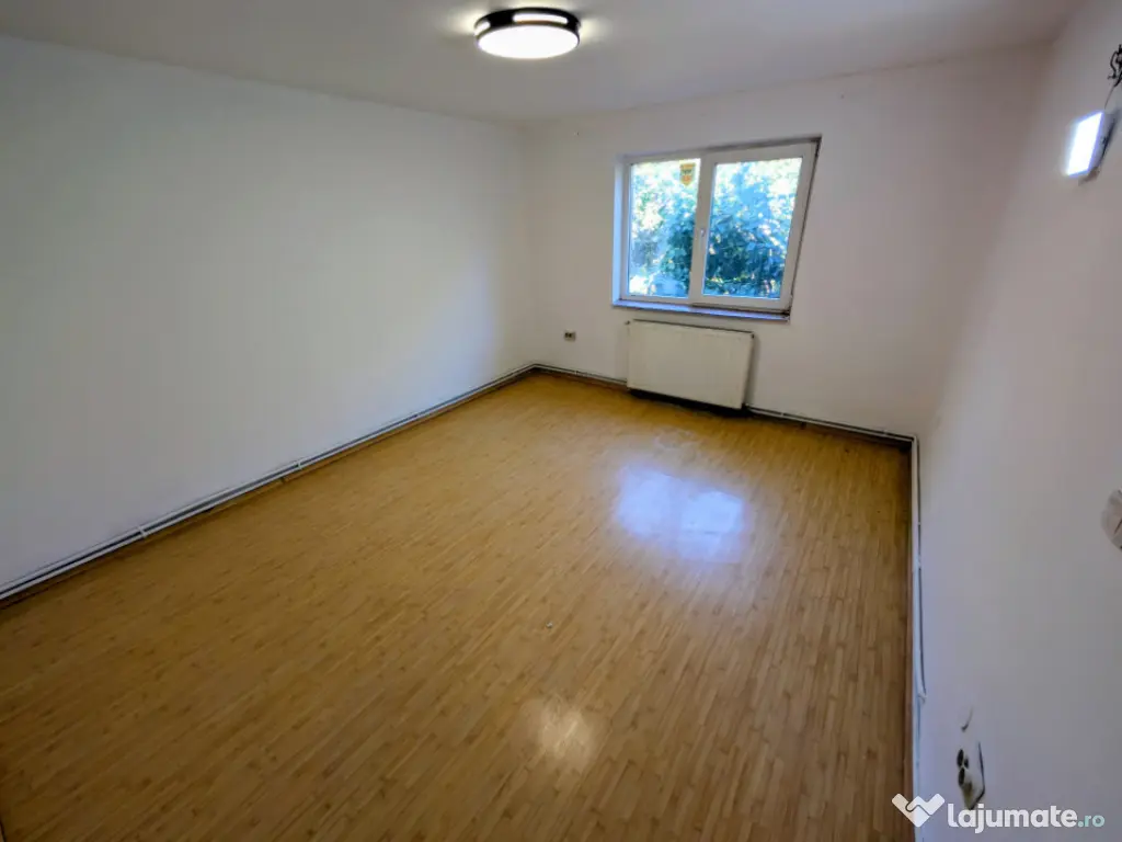 Ocazie - Casă P+M 196 mpt 5 camere 2 băi 1200 mp teren, li 