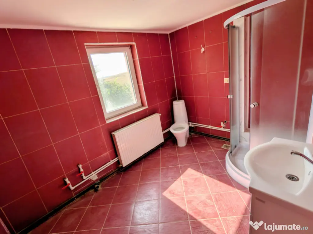 Ocazie - Casă P+M 196 mpt 5 camere 2 băi 1200 mp teren, li 