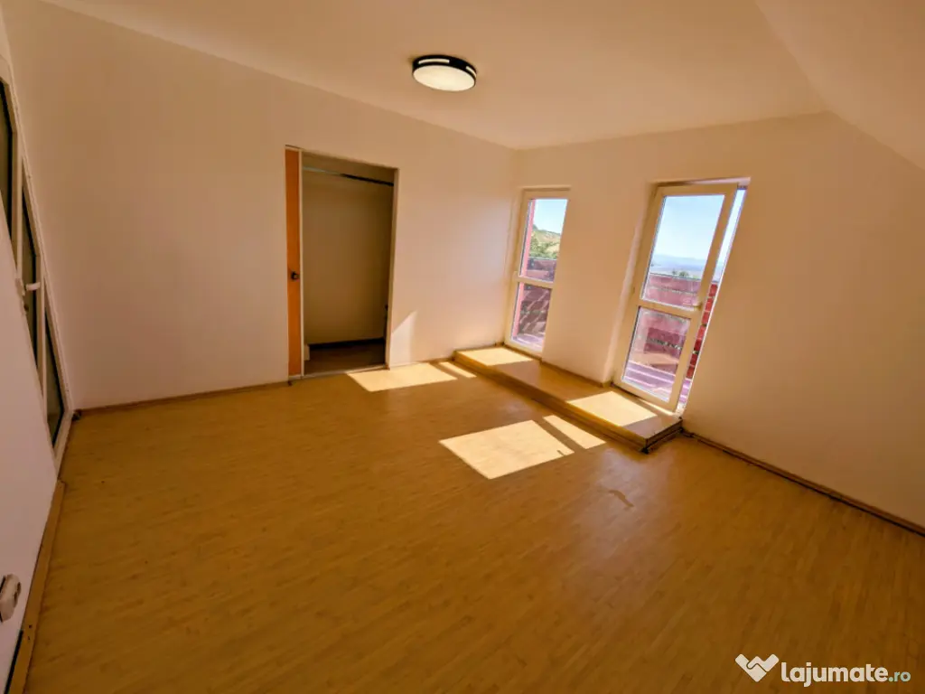 Ocazie - Casă P+M 196 mpt 5 camere 2 băi 1200 mp teren, li 