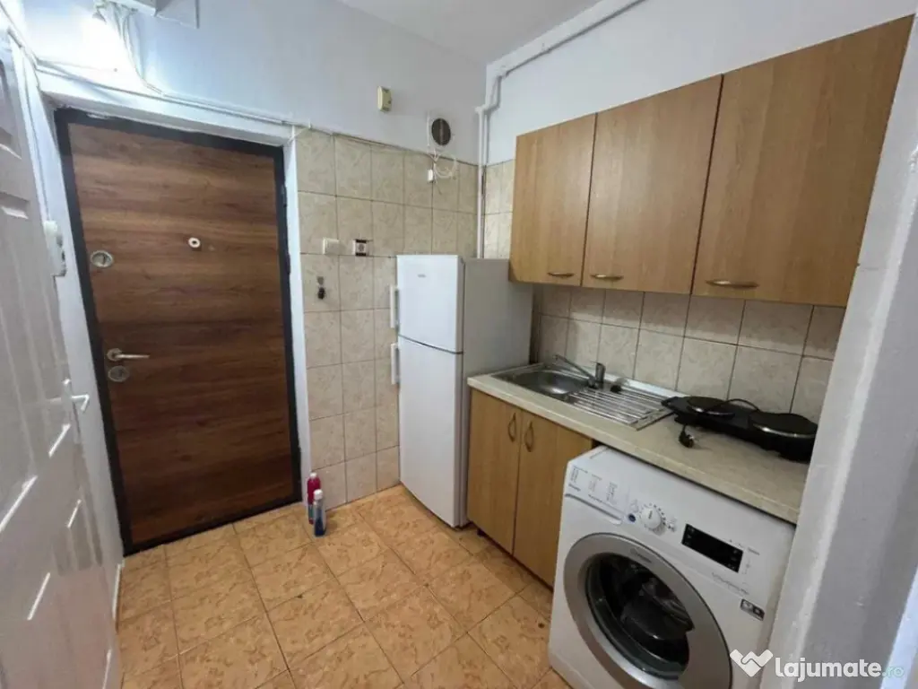 Garsoniera decomandata - zona Noua 