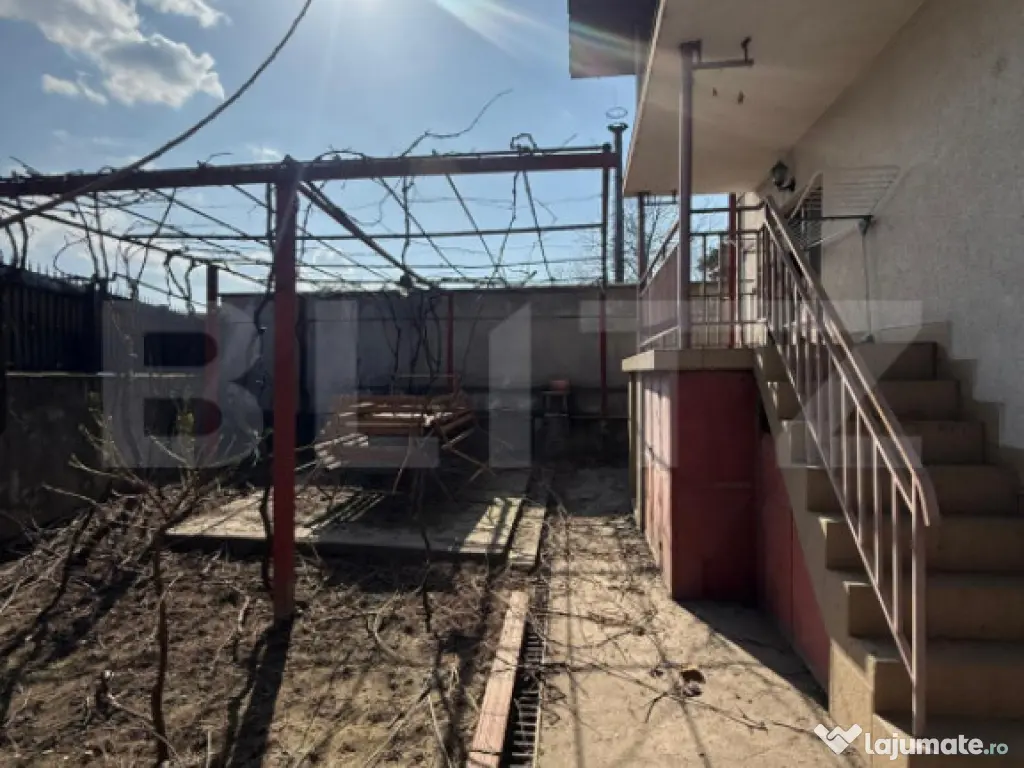 Casa spatioasa, S+P+1, 250mp, Str Ana Ipătescu 