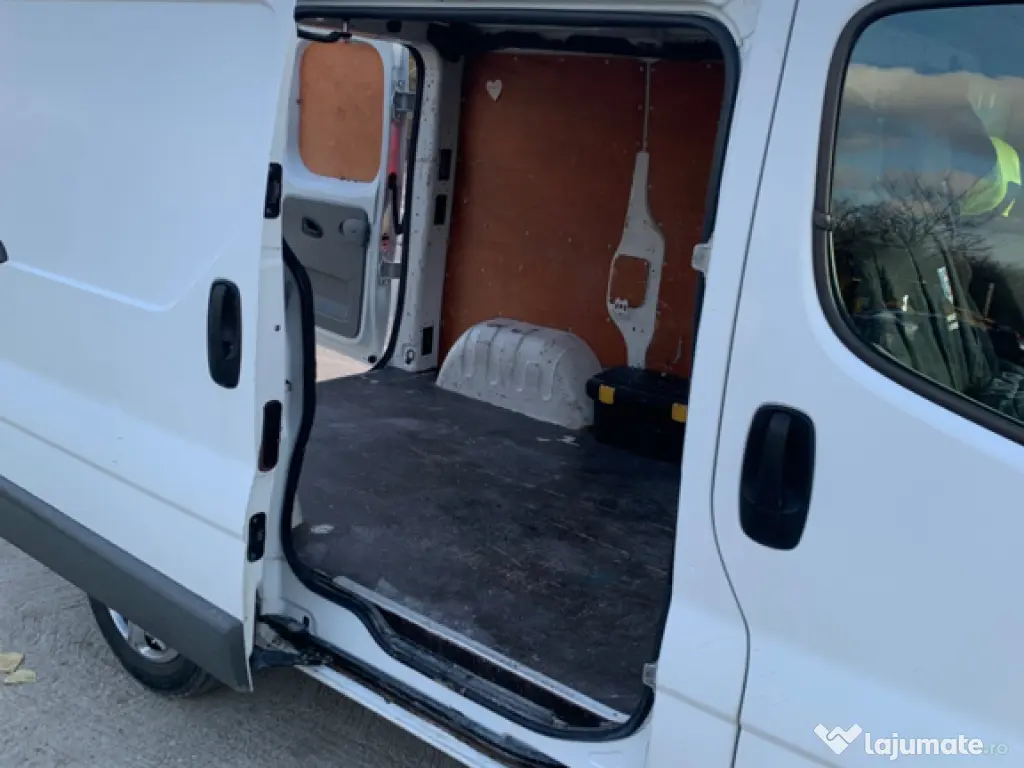 Transport marfă și mutări 