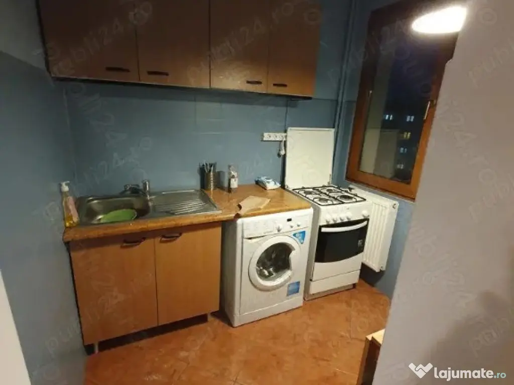 Dristor la metrou etaj 8