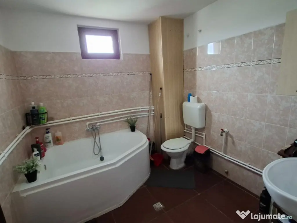 Casa în Focșani - liniște, confort și tot orașul la câțiva pași 