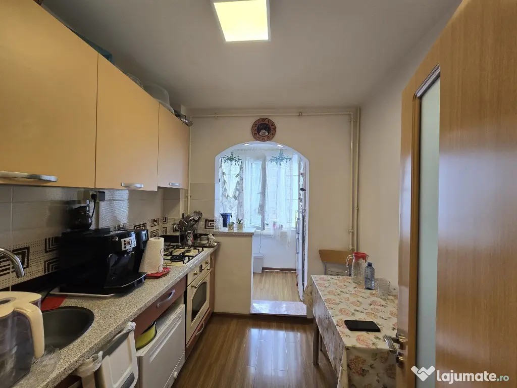 Ap. 2cam,dec,renovat total,et.5,bl.reabilitat,1 min distanta metrou. 