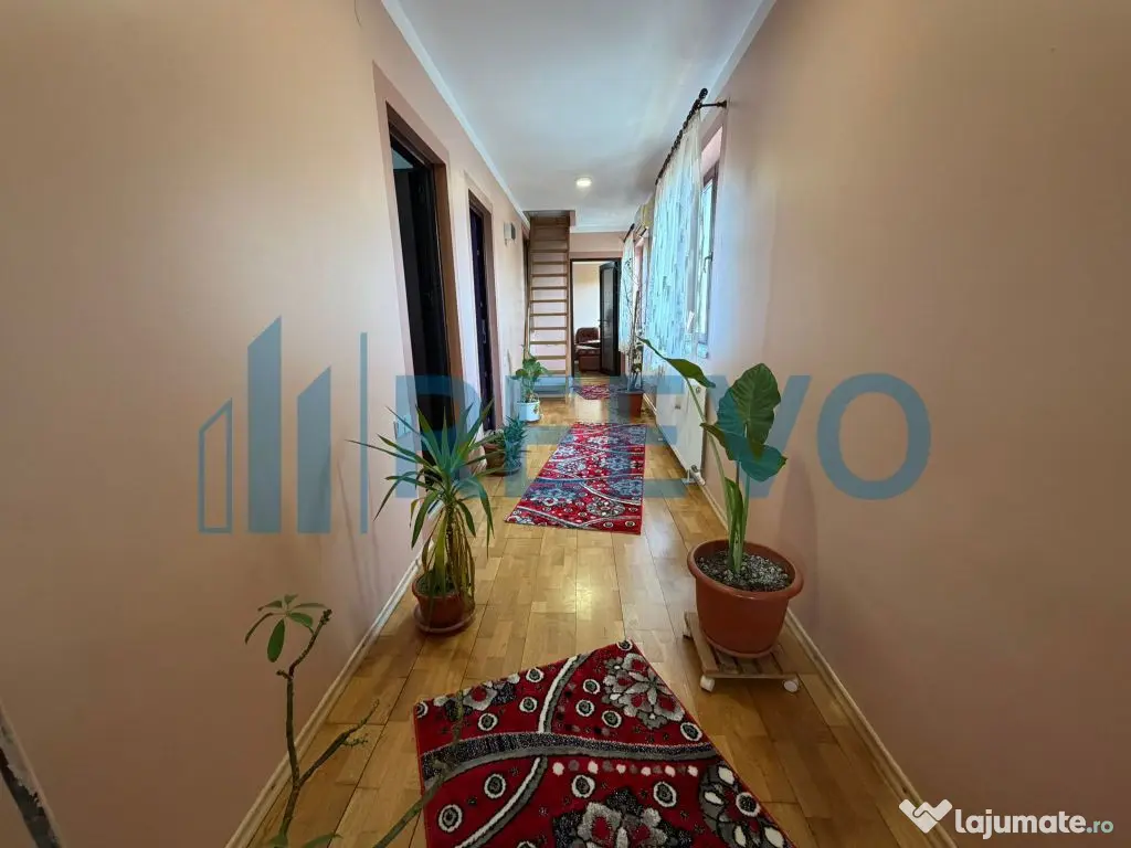 Casă/Vilă de vânzare în comuna Târgu Trotuș, județ...