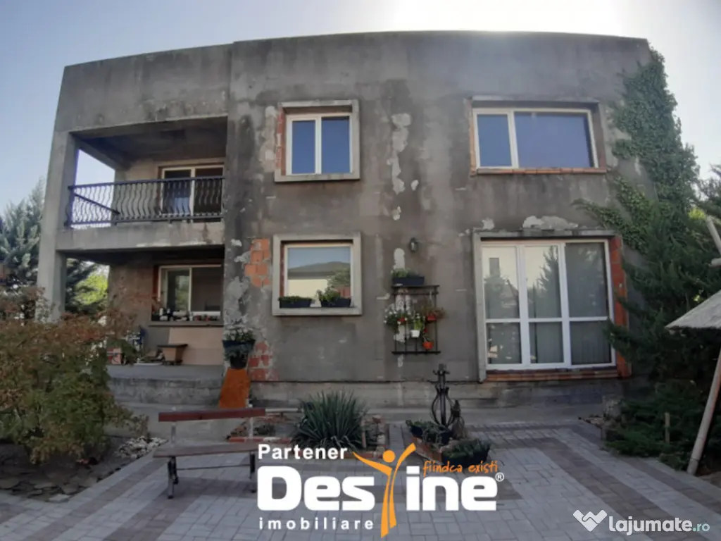 Vila P+1+M la gri, curte libera, zona Magurele 