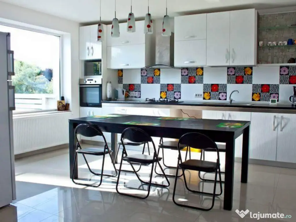 Pensiune cu 10 camere de vanzare, in Mamaia-Sat, zona LIDL 