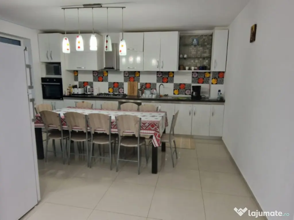 Pensiune cu 10 camere de vanzare, in Mamaia-Sat, zona LIDL 
