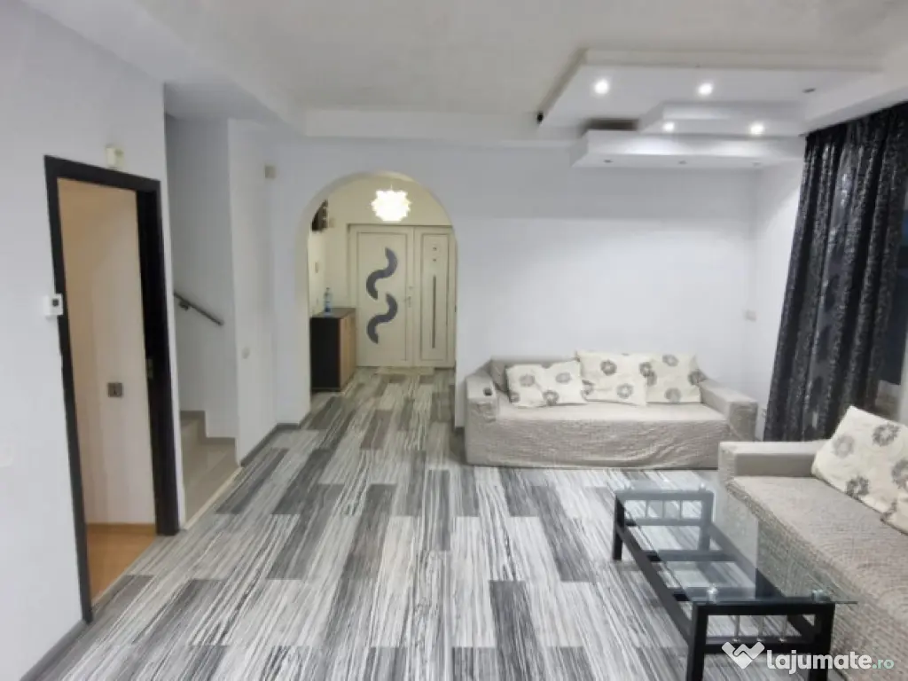 Pensiune cu 10 camere de vanzare, in Mamaia-Sat, zona LIDL 