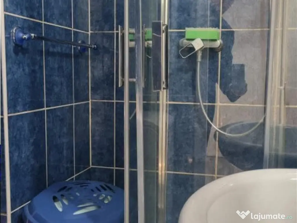 Apartament de 3 camere zona Carpatlor 