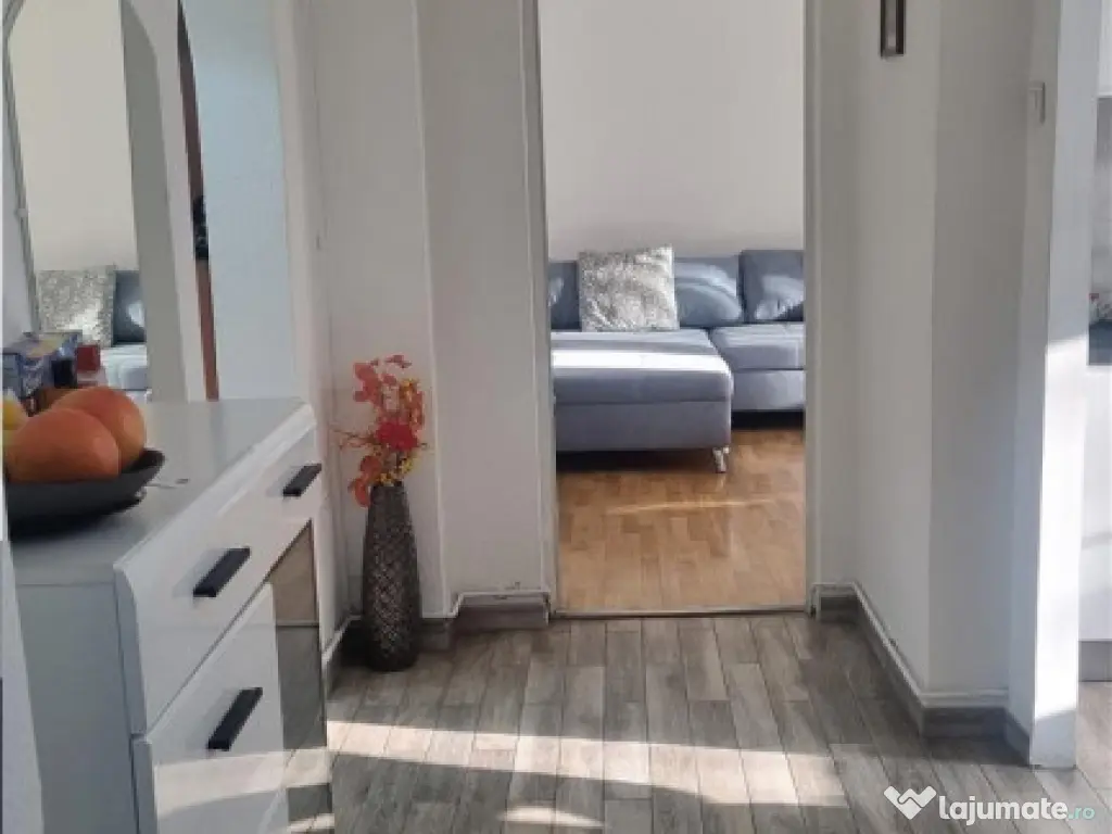 Apartament de 3 camere zona Carpatlor 