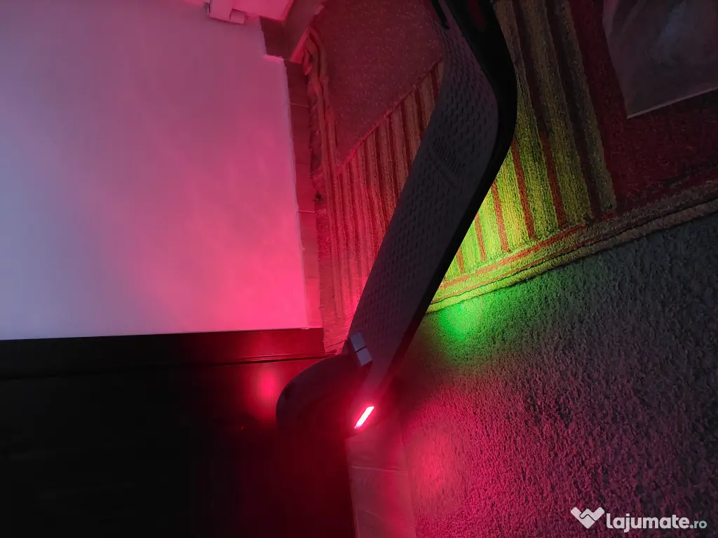 Trotineta Electrica Ninebot KickScooter ES2 