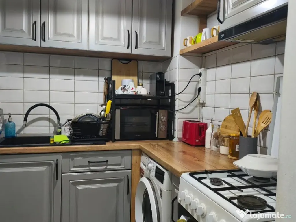 Apartament 2 camere + balcon foarte spatios in Deva, zona Dacia 