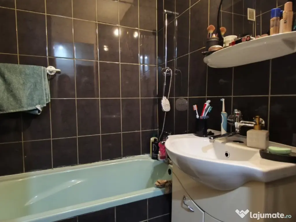 Apartament 2 camere + balcon foarte spatios in Deva, zona Dacia 