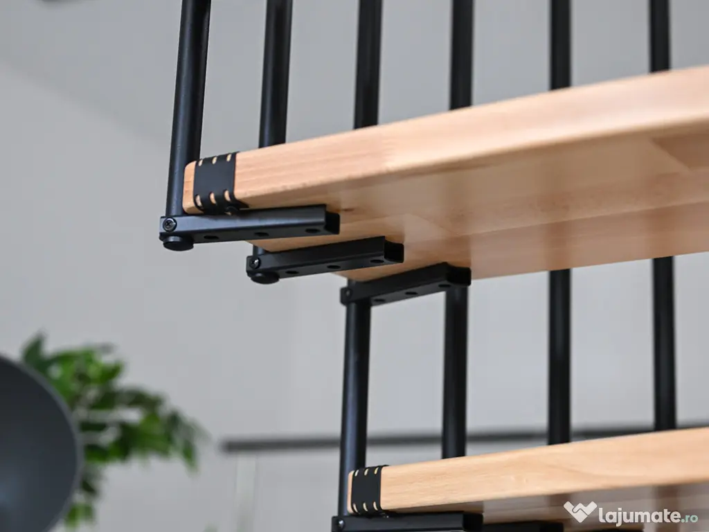 Scara spirala Claria - lemn masiv fag + metal 