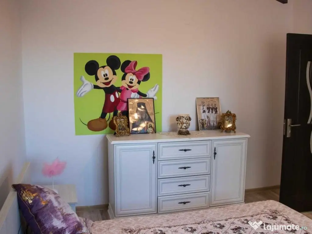 Apartament 2 camere Tractorul -Coresi,mobilat,136000 Euro 