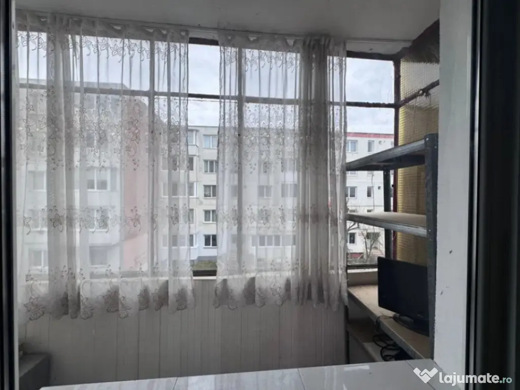 Apartament 2 camere, decomandat - zona Astra