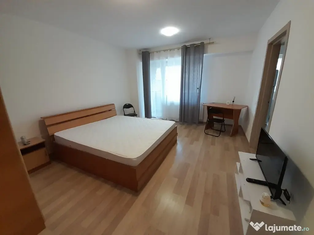 garsoniera de inchiriat 