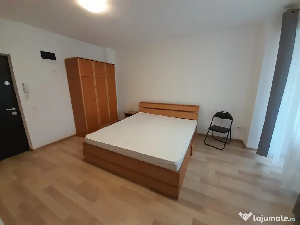 garsoniera de inchiriat 
