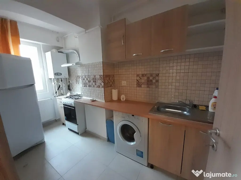 garsoniera de inchiriat 