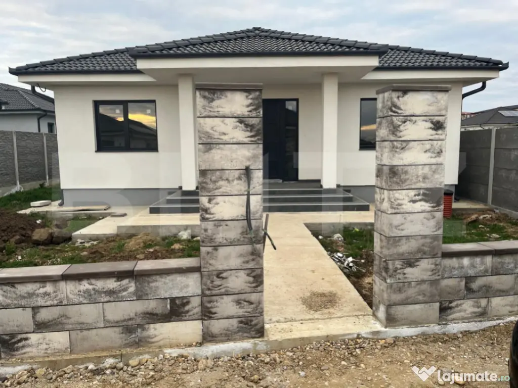 Casa individuala Oradea, zona linistita, cu gard imprejmuire 