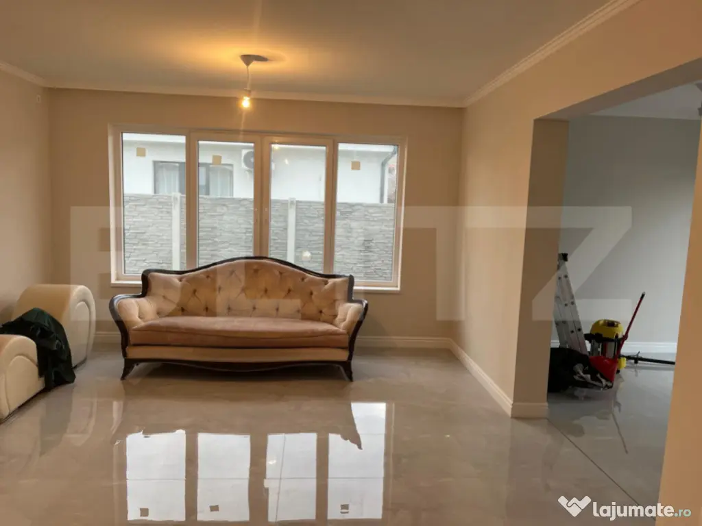 Casa individuala Oradea, zona linistita, cu gard imprejmuire 