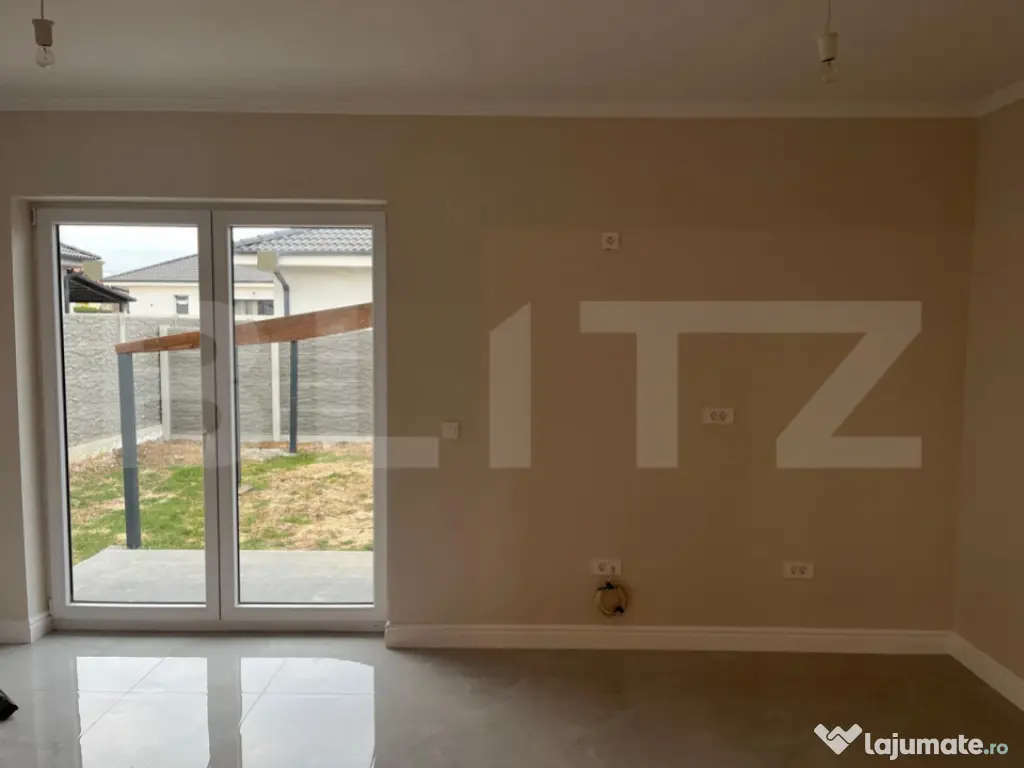 Casa individuala Oradea, zona linistita, cu gard imprejmuire 