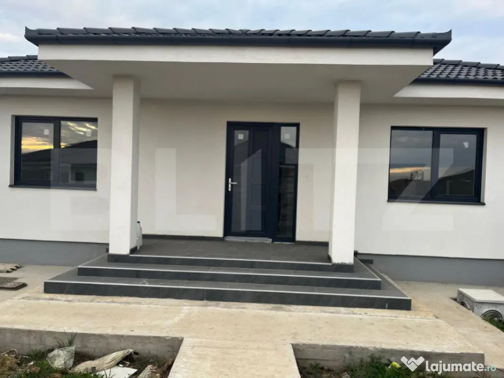 Casa individuala Oradea, zona linistita, cu gard imprejmuire 