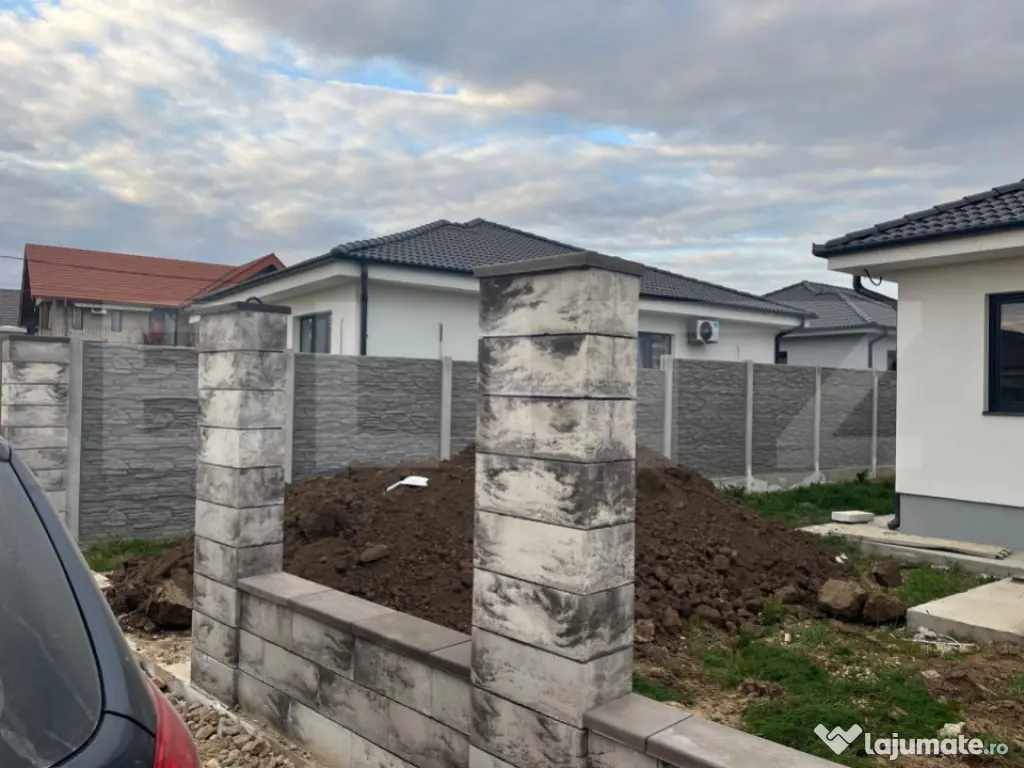Casa individuala Oradea, zona linistita, cu gard imprejmuire 