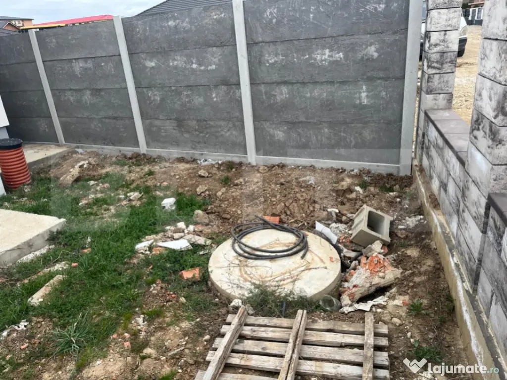 Casa individuala Oradea, zona linistita, cu gard imprejmuire 