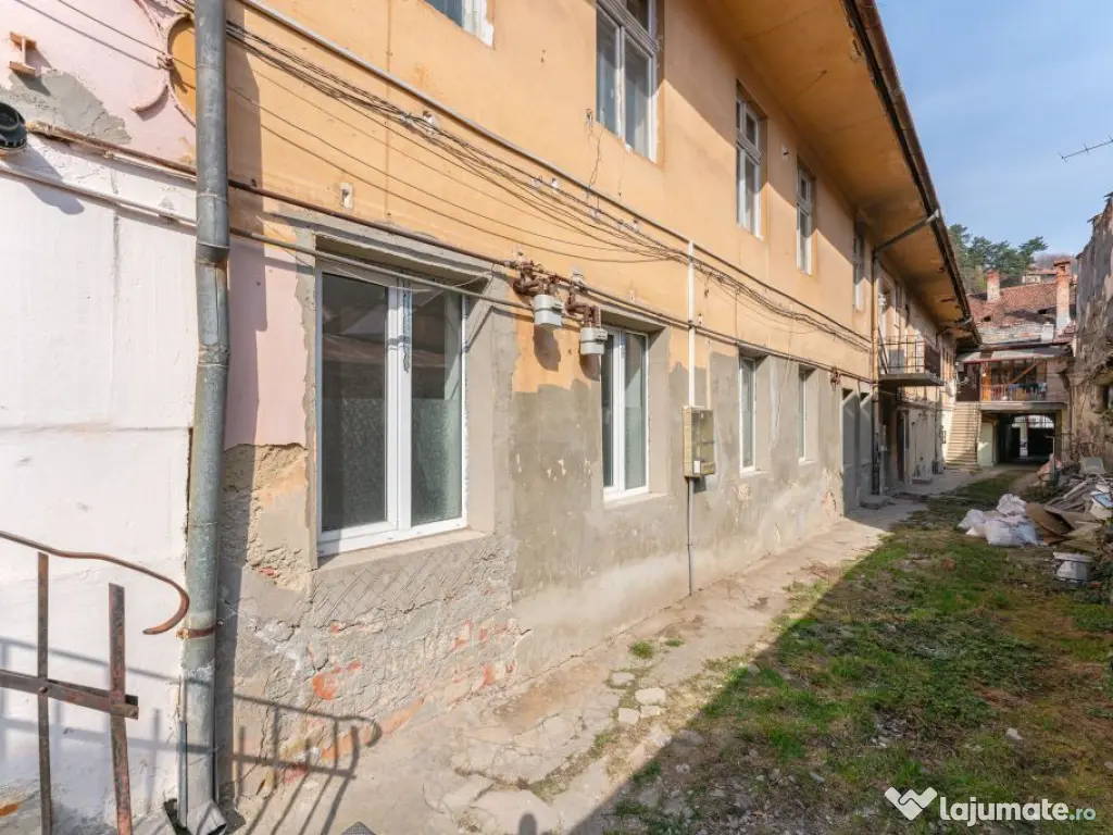 Clădire de vânzare în Brașovul Vechi | 16 camere | Po... 