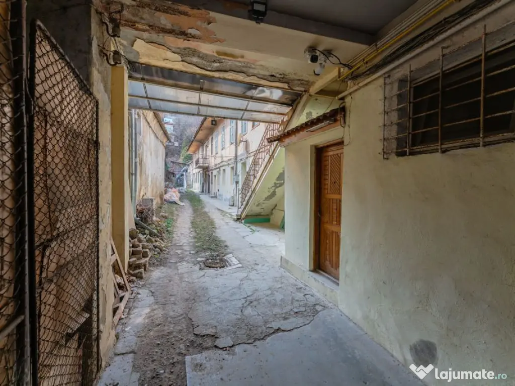 Clădire de vânzare în Brașovul Vechi | 16 camere | Po... 