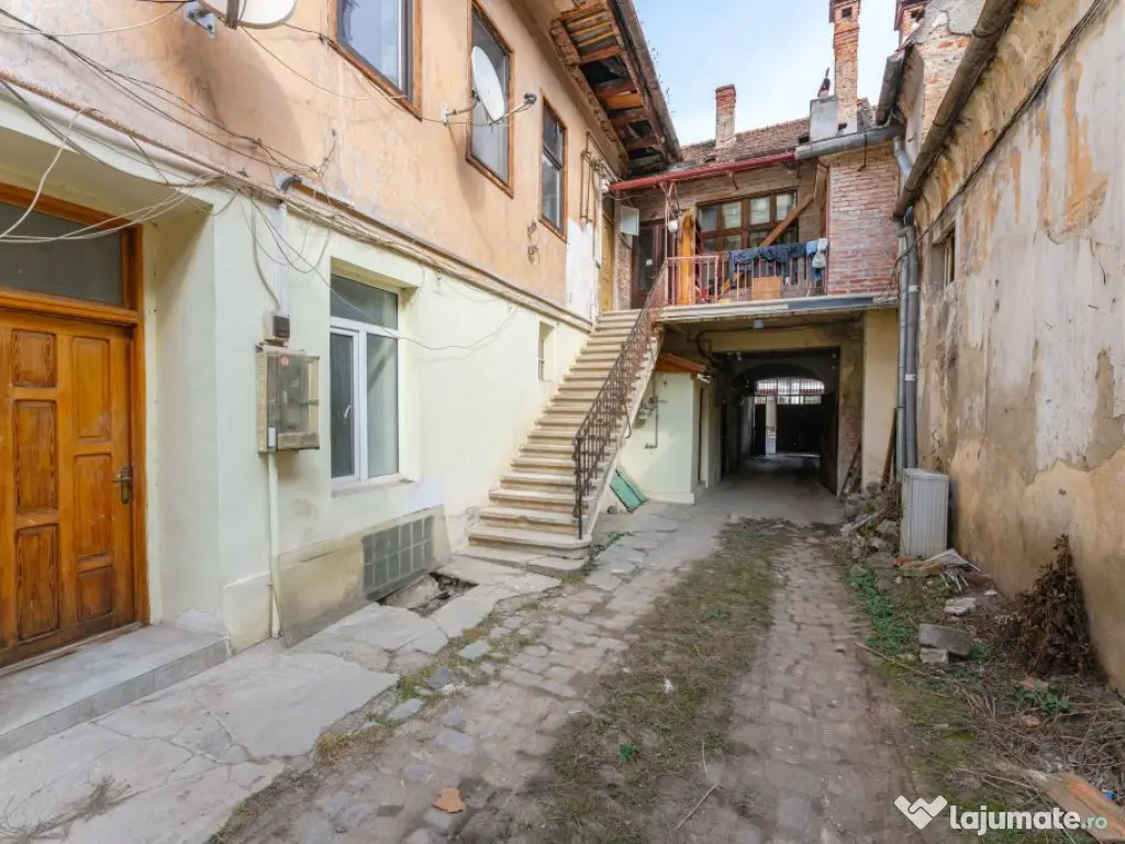Clădire de vânzare în Brașovul Vechi | 16 camere | Po... 