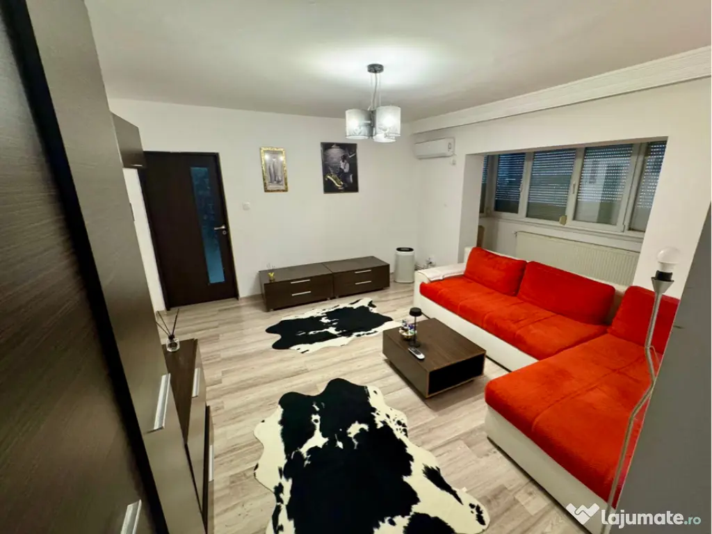 Proprietar 2 camere Iulius Mall 