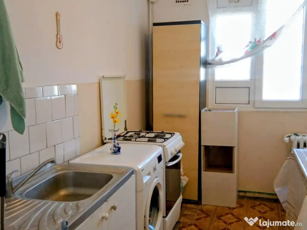 Închiriez apartament 2 camere Dristor 