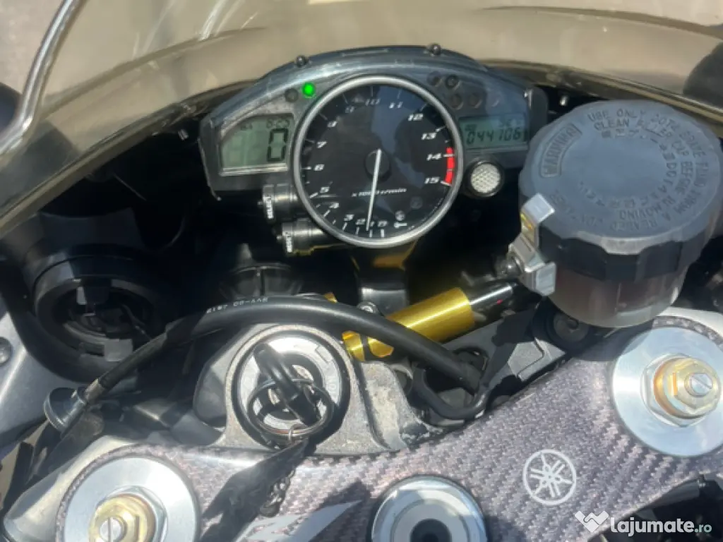 Vând sau schimb yamaha r1 