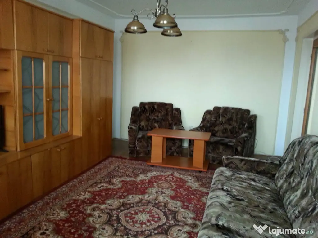 Proprietar închiriez apartament decomandat Doraly 