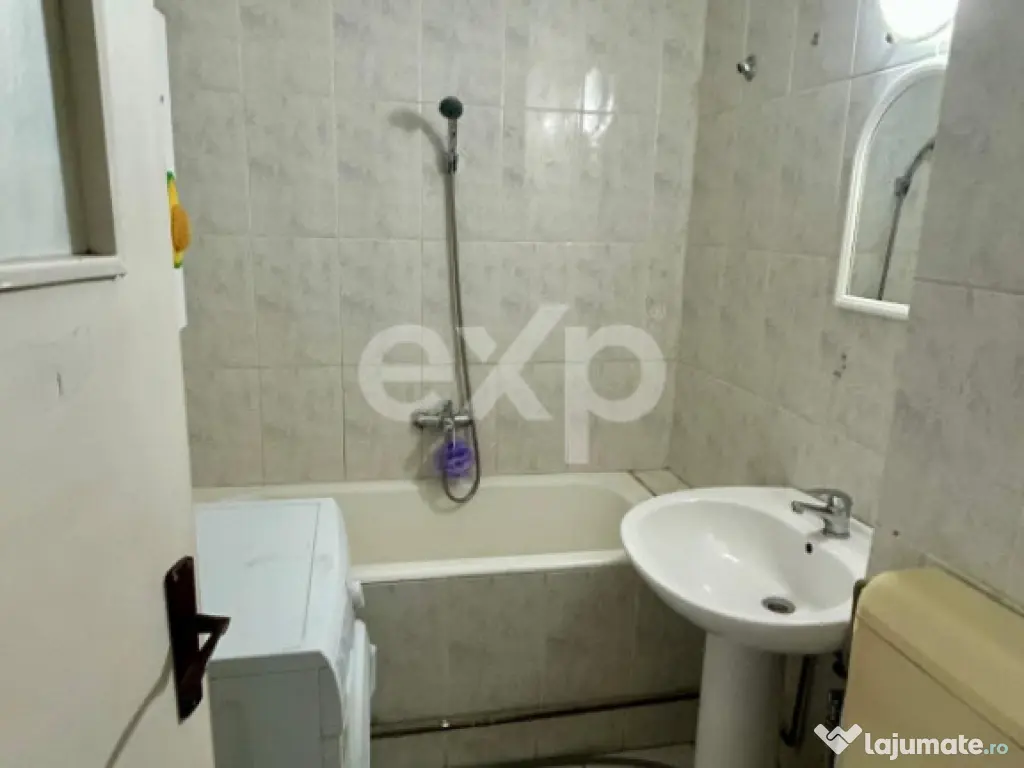 Garsoniera de inchiriat – Garii / Tractorul,- 270 Euro. 